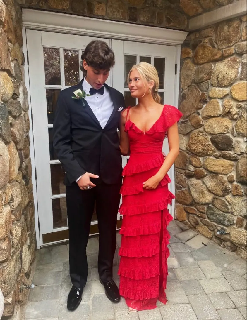 A line Red Lace Long Prom Dresses