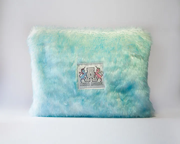 FLUFFY CLUTCH