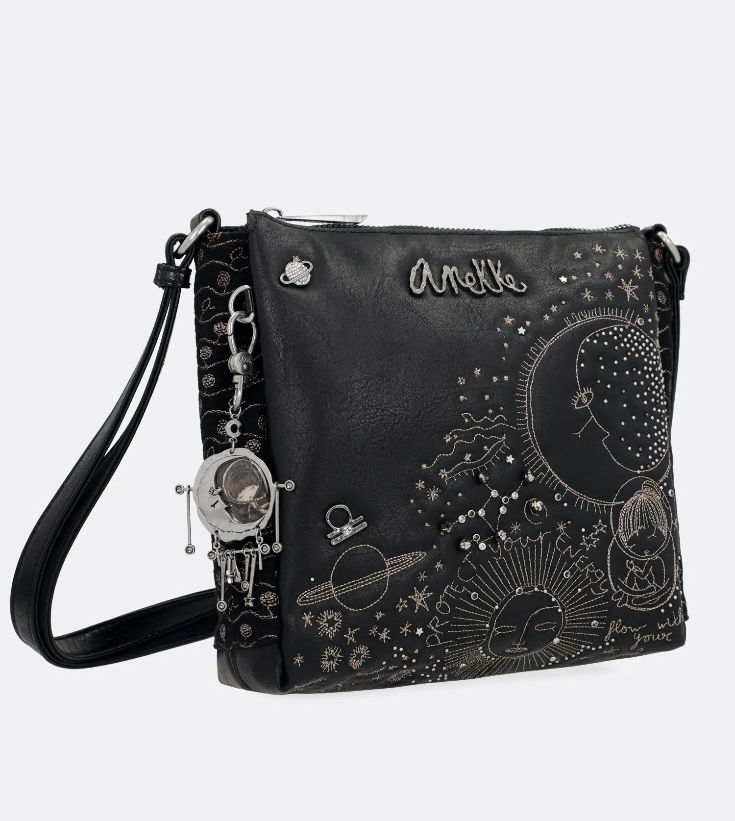 Pretty spirit crossbody bag with a chain strap