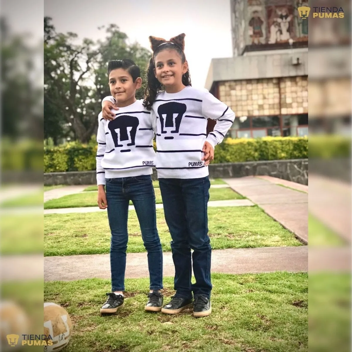 Suéter blanco unisex nio nia Universitario UNAM Pumas